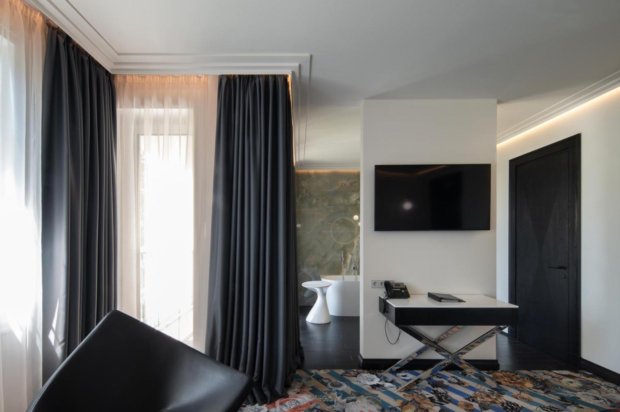 Amsterdam Plaza & Viešbutis 5*