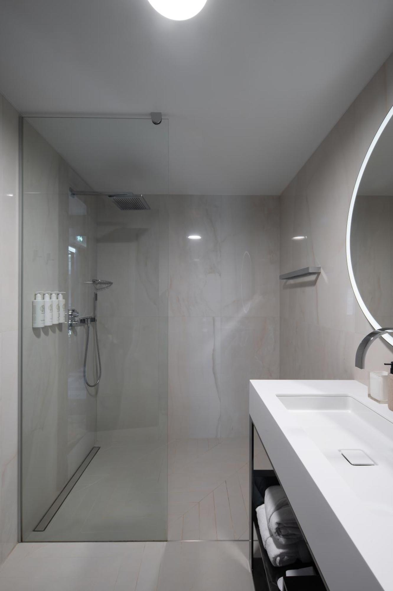 Viešbutis Amsterdam Plaza & 5*